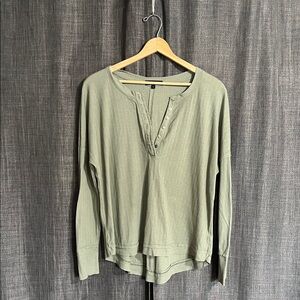Gibsonlook sage green long sleeve Henley with ruffled trim and button detail L
